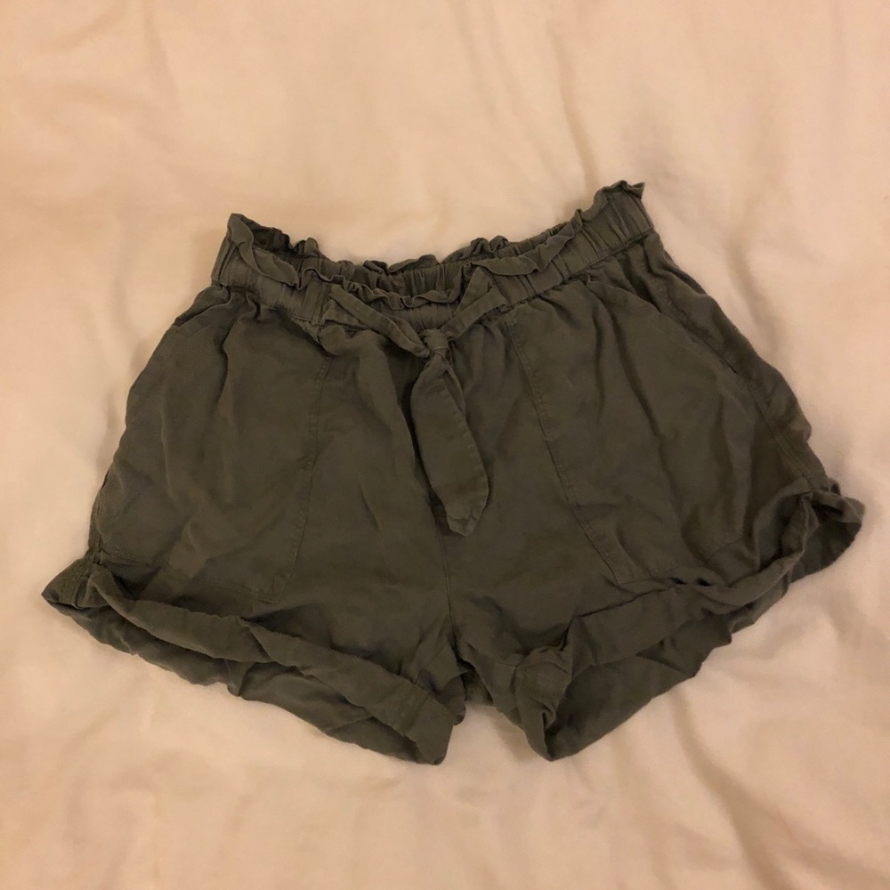 Aerie Flowy Shorts, Army Green